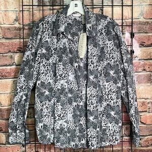 White Stag long sleeve button down top women’s size Large